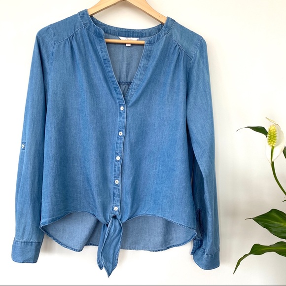 Candie's Tops - Candie’s denim button down shirt